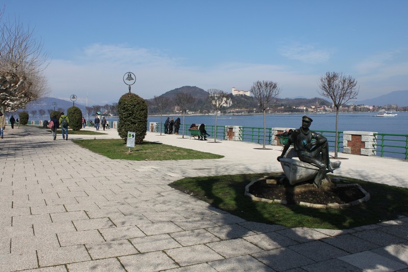 ''In riva al lago'' - Arona