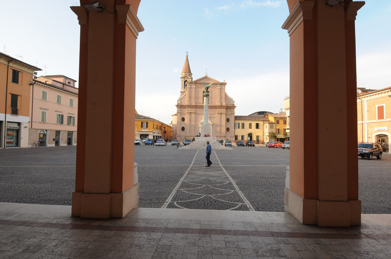 ''Al centro della piazza'' - Savignano sul Rubicone