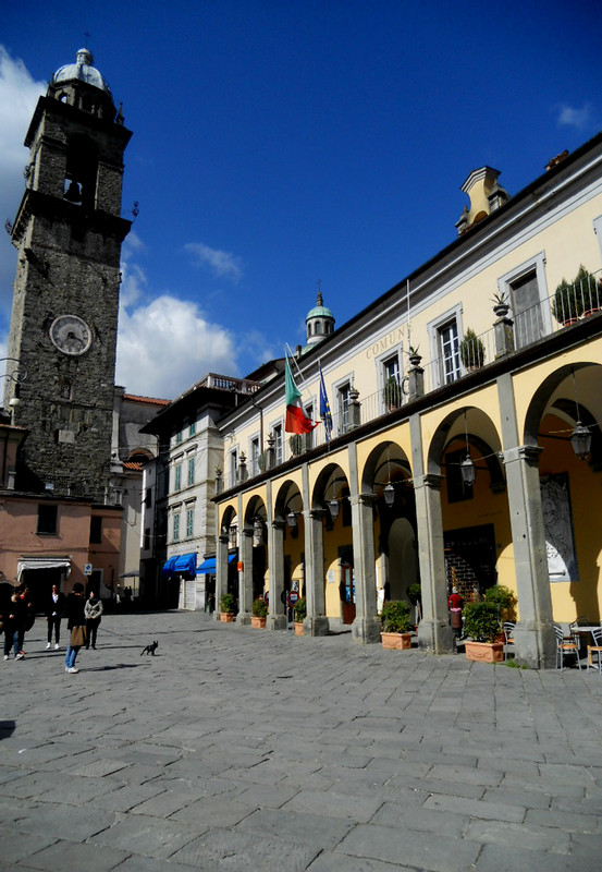 ''Piazza con orologio'' - Pontremoli