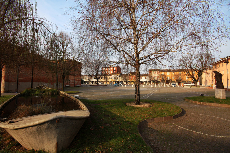 ''piazza Gramsci'' - Canneto sull'Oglio