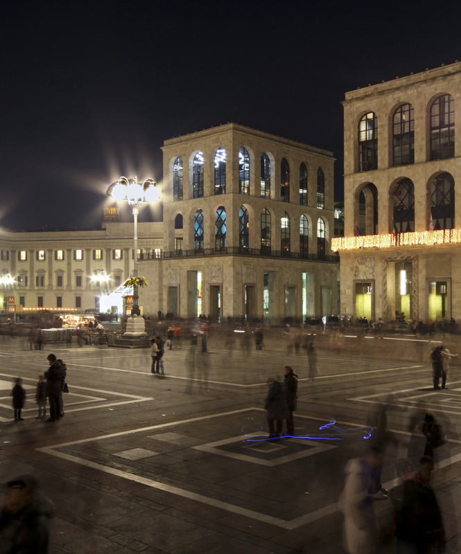 ''Piazza del Duomo in abiti natalizi'' - Milano