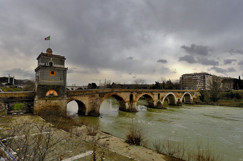 ''Tempesta su Ponte Milvio'' - Roma