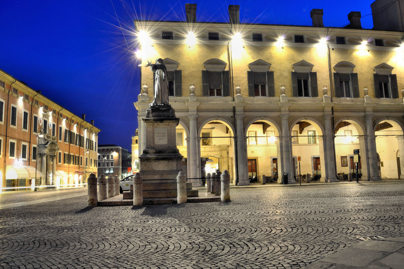 ''La piazza del Savonarola….'' - Ferrara