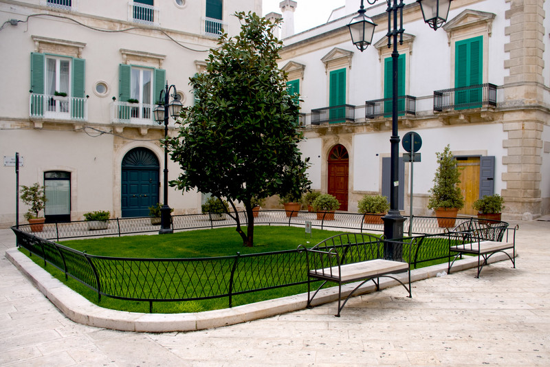 ''piazzetta nel bianco'' - Martina Franca