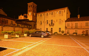 Vista su la Cattedrale e su … auto