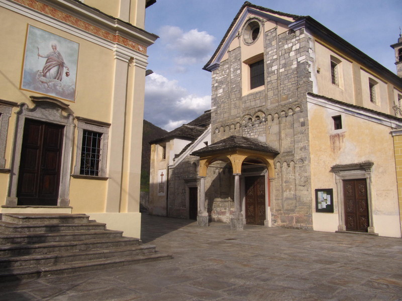 ''una piazza religiosa'' - Trontano