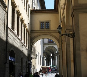 Corridoio Vasariano da Lungarno degli Archibusieri