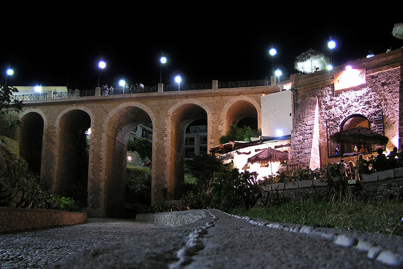 ''Lungo il letto della Lama Monachile'' - Polignano a Mare