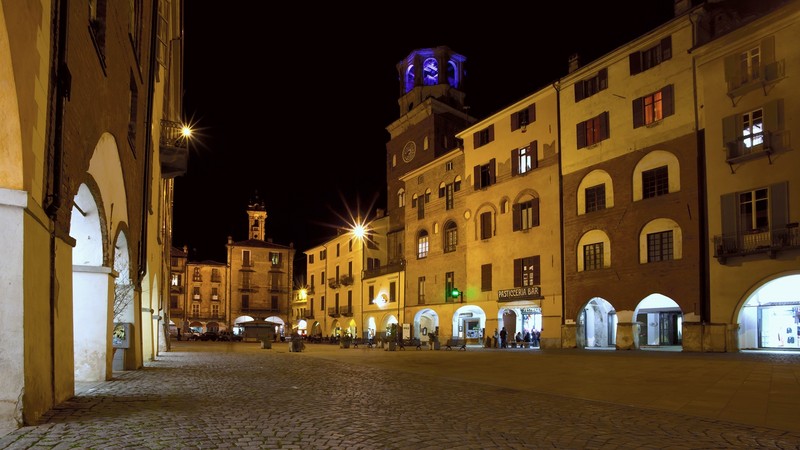 ''La piazza della pasticceria!'' - Savigliano