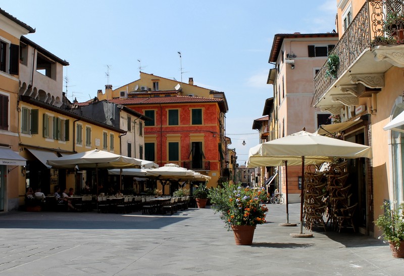 ''Entrando in Piazza Duomo'' - Pietrasanta