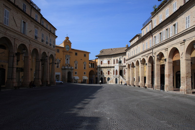 ''Piazza centrale'' - Fermo