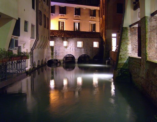 Treviso - Caratteristico ponte coperto Treviso - Caratteristico ponte coperto