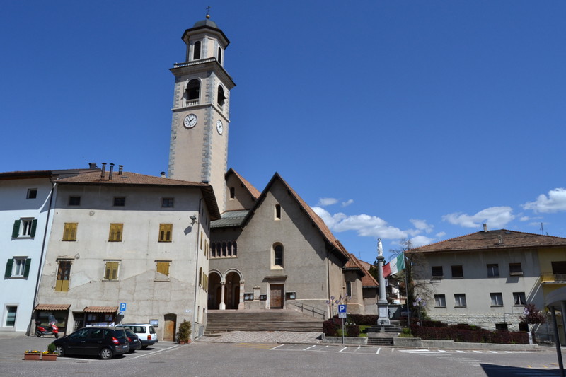 ''Tuenno: Piazza degli Alpini'' - Tuenno