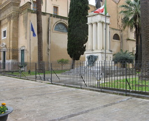PIAZZA  IV  NOVEMBRE