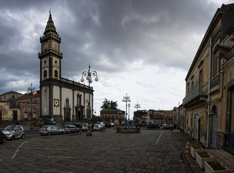 ''Pioggia e freddo in arrivo sopra Piazza Don Diego'' - Pedara