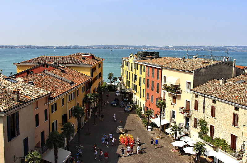 ''Piazza Castello'' - Sirmione