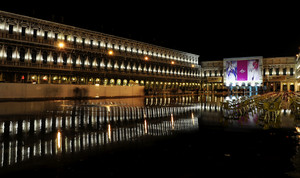 Riflessi in acqua salata