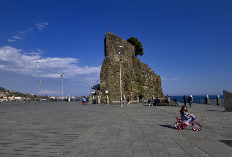''scorazzare'' - Aci Castello