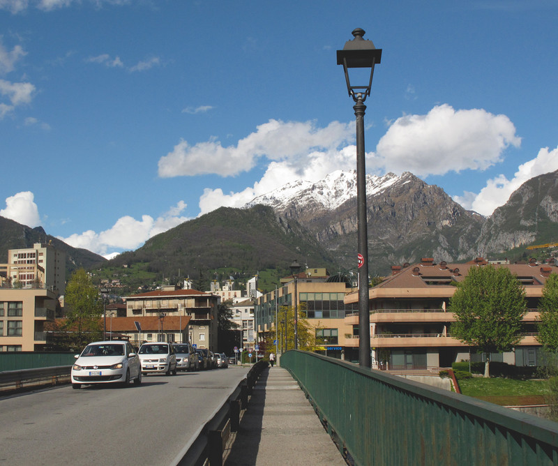 ''entrando in Lecco'' - Lecco