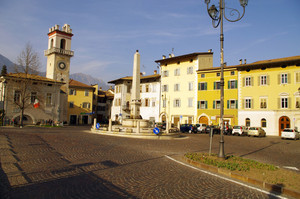 Piazza Dr.Fabio e Fausto. Borgo Sacco