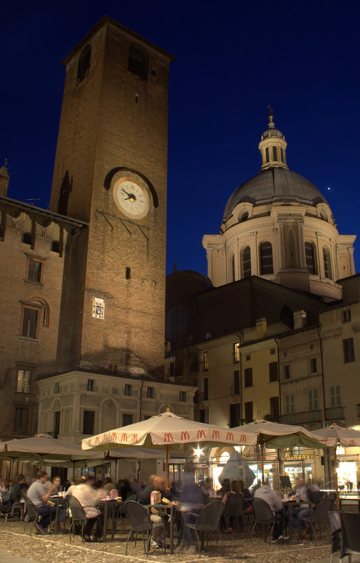 ''Aperitivo in piazza'' - Mantova