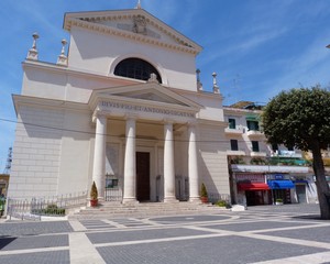 Davanti al Tempio…Piazza Pia
