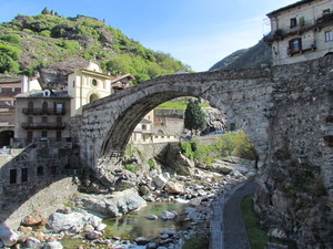 in cammino sulla via Francigena