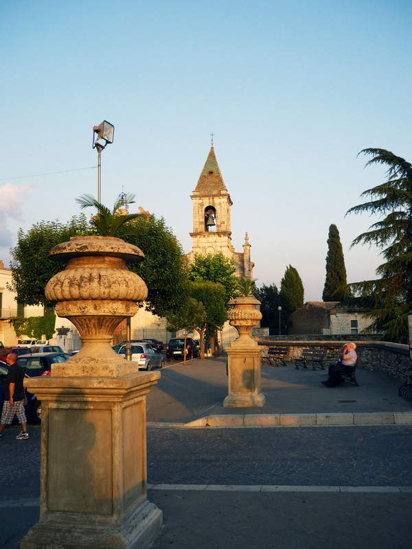''piazzetta antistante al Castello'' - Venosa