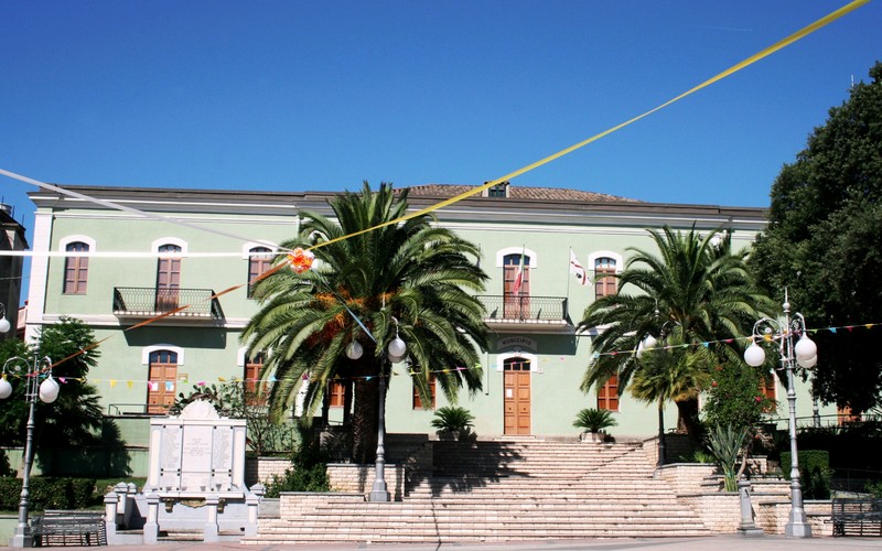 ''Piazza Marconi, Monumento ai Caduti e Municipio'' - Villaputzu