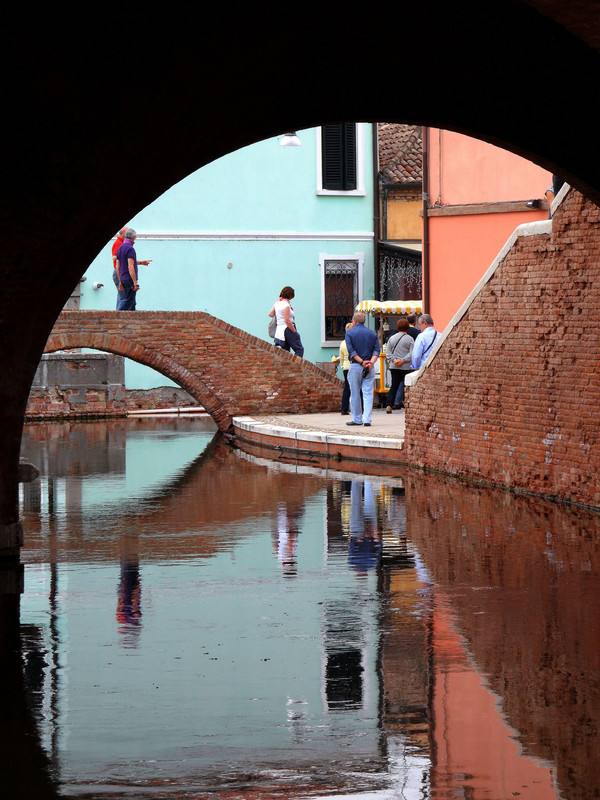 ''…la passeggiata….'' - Comacchio