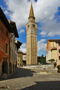 Toccando le nuvole con la punta del…campanile!