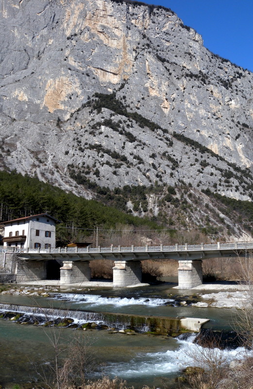 ''Nascosto nella montagna'' - Dro
