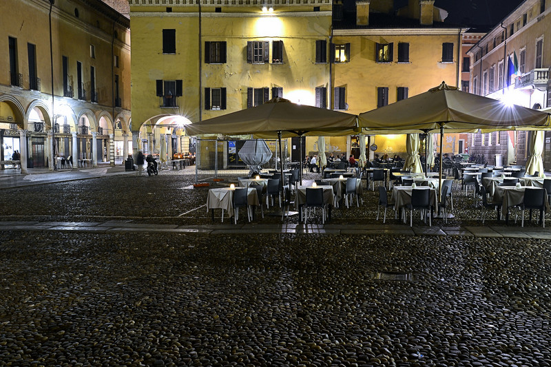 ''Piazza Broletto'' - Mantova