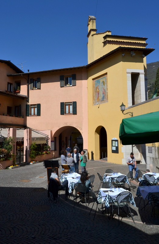 ''Piazzetta'' - Gardone Riviera