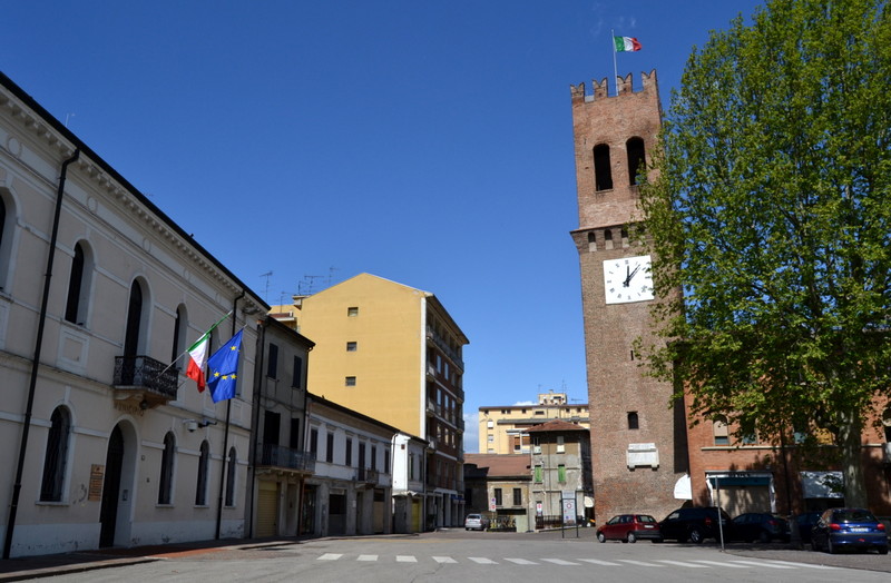 ''Piazza Castello'' - Suzzara