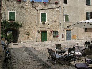 La piazza degli artisti.