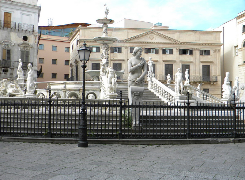 ''PIAZZA  DELLA  ” VERGOGNA “'' - Palermo