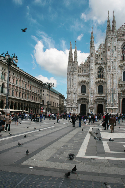 ''Milano e la sua Piazza.'' - Milano