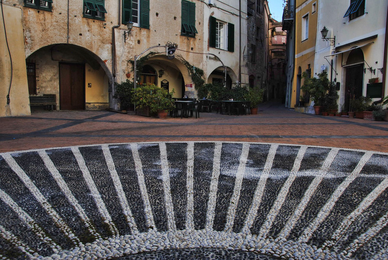 ''raggiera..'' - Toirano