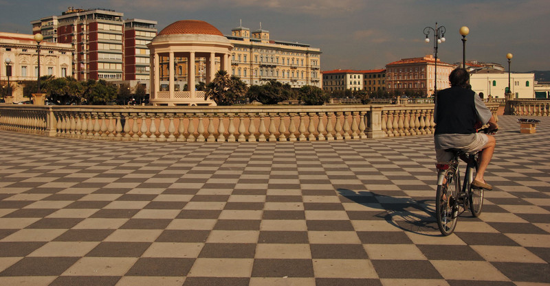 ''passeggiando..in bicicletta'' - Livorno