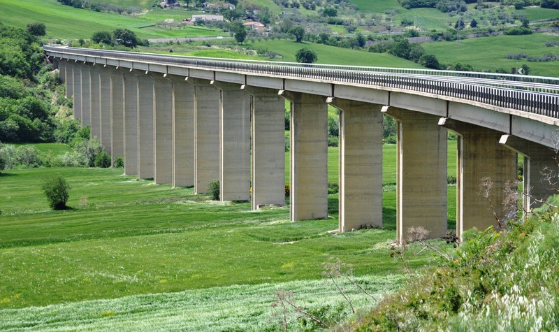 ''Viadotto San Felice, lungo la SS 17'' - Motta Montecorvino