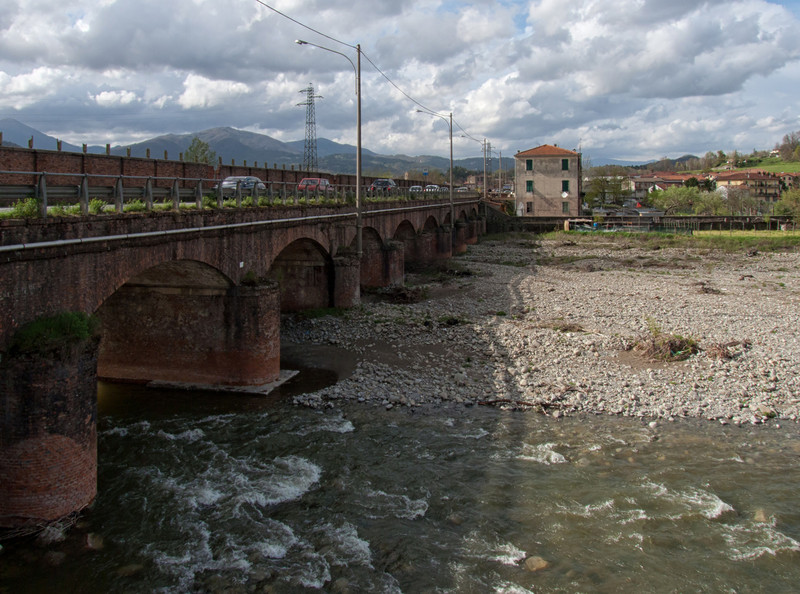 ''Attraversando il Taverone'' - Licciana Nardi