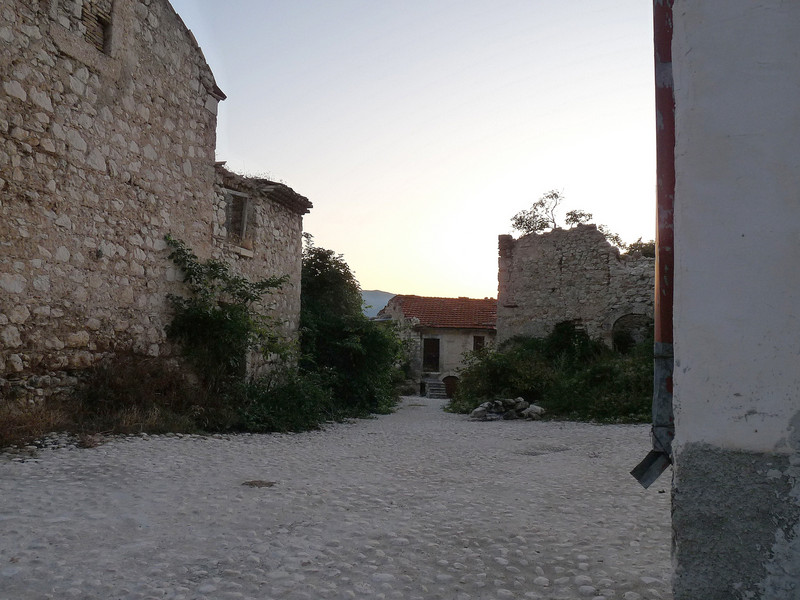 ''La piazza abbandonata-Frattura Vecchia'' - Scanno