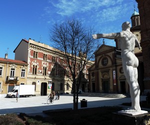 Vi accolgo a “braccia aperte”