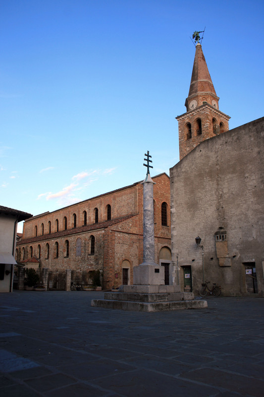 ''Piazza e colonna'' - Grado