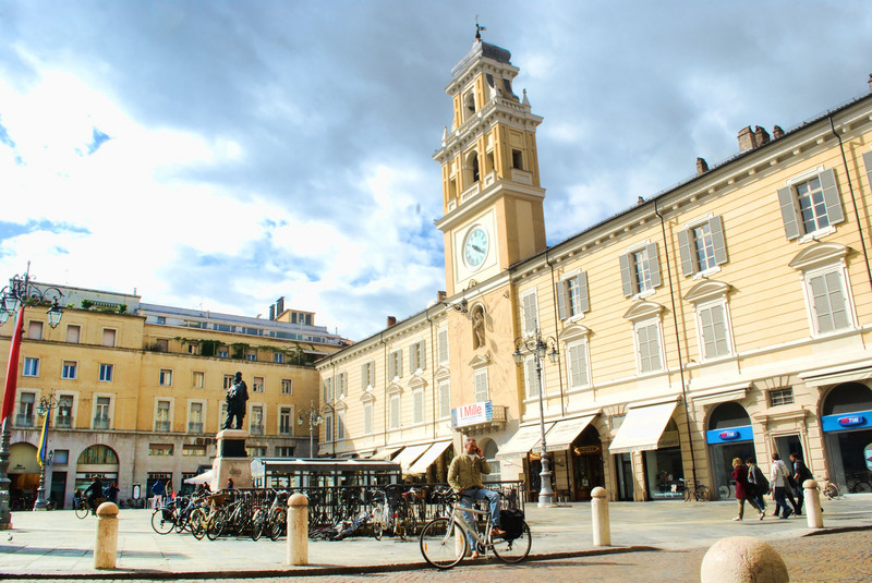 ''tutti a passeggiare in piazza'' - Parma