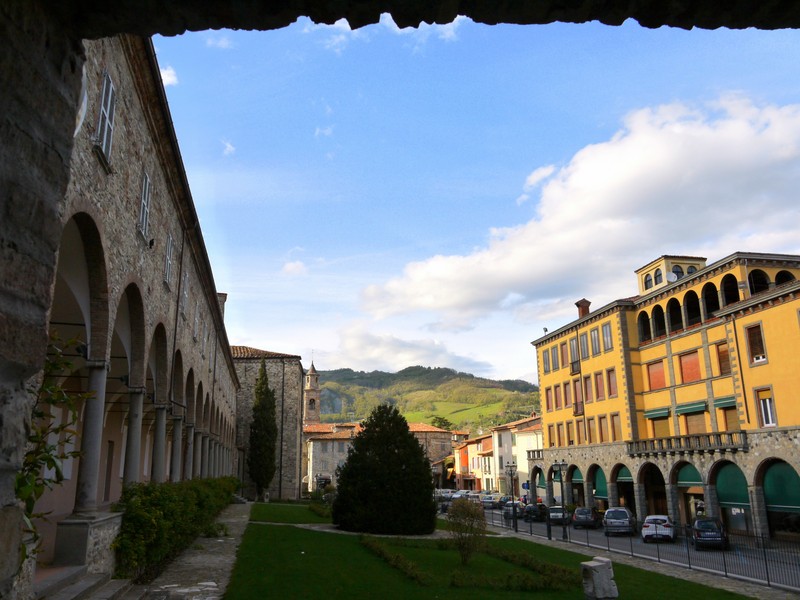 ''La piazza in cornice…'' - Bobbio