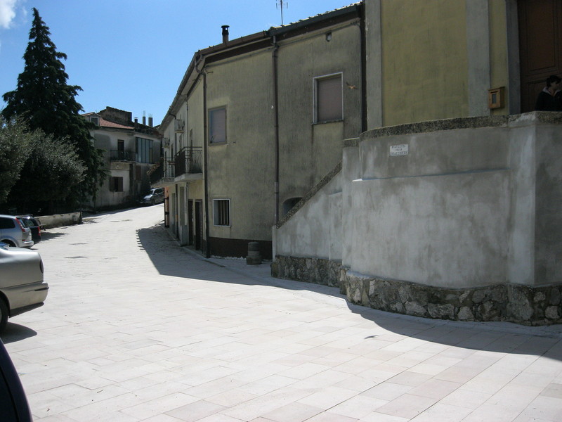 ''Piana di Monte Verna frazione Villa Santa Croce piazzetta delle chiacchiere'' - Piana di Monte Verna