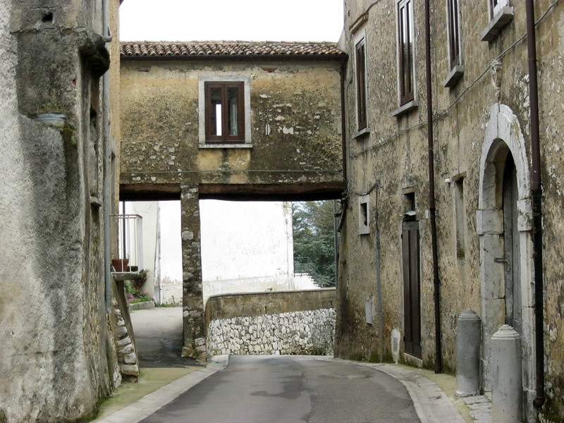 ''Alvignano ponte tra due palazzi'' - Alvignano