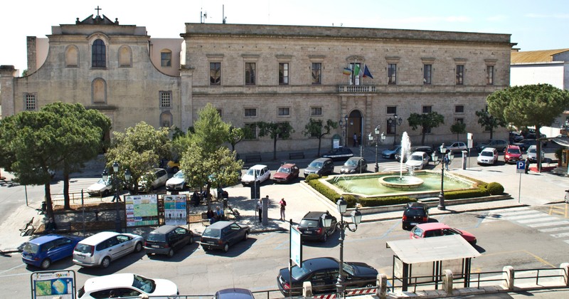 ''La piazza con il palazzo dei Domenicani'' - Casarano